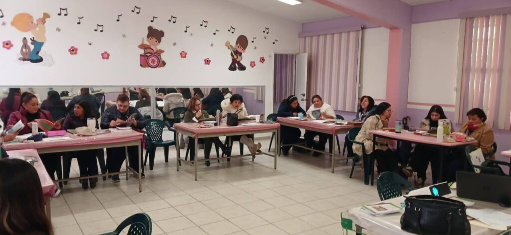 Impulsa IHE lectura y escritura en educación básica