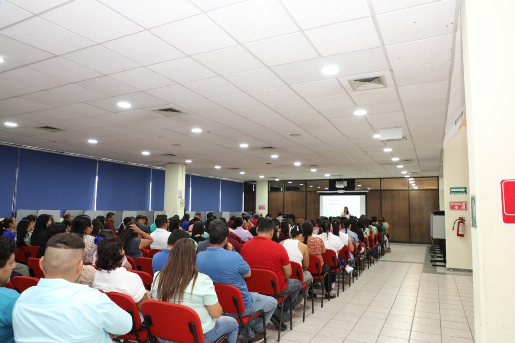 Capacita UTHH a su personal en comunicación asertiva