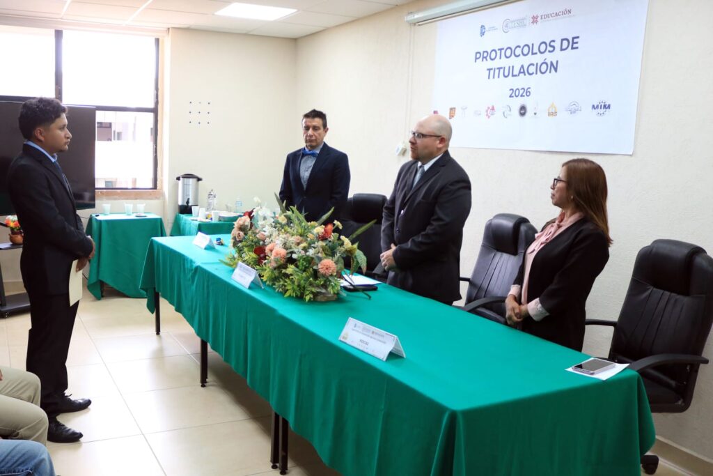 ITESHU entrega 268 títulos profesionales