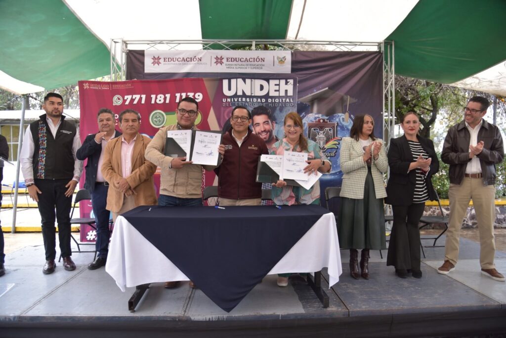 Firman convenio para establecer campus virtual de la UNIDEH en El Arenal
