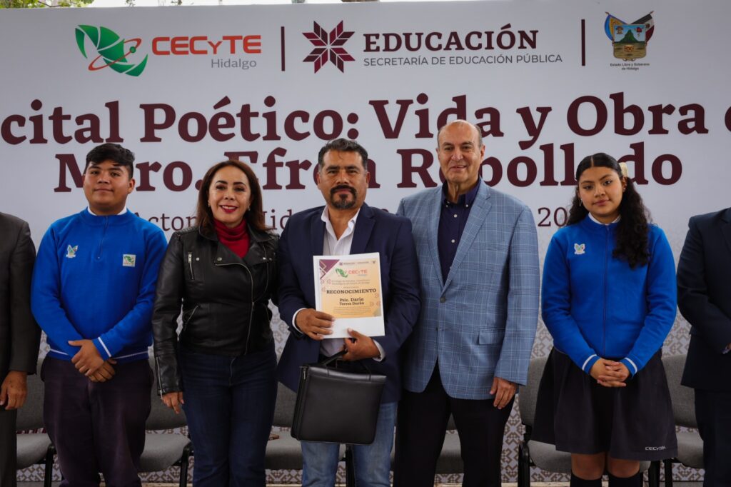 Natividad Castrejón encabeza recital poético en honor a Efrén Rebolledo