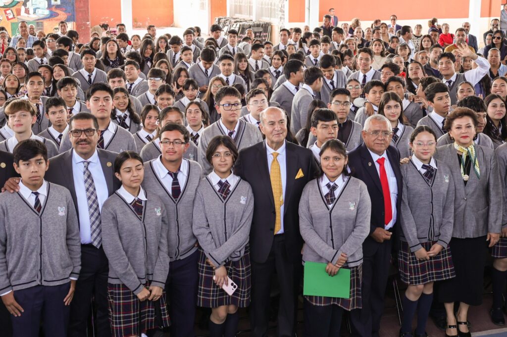 Natividad Castrejón encabeza clausura del ciclo escolar 2025-2026 en Tulancingo