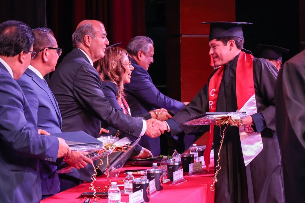 Concluyen su formación 196 estudiantes del CREN "Benito Juárez"
