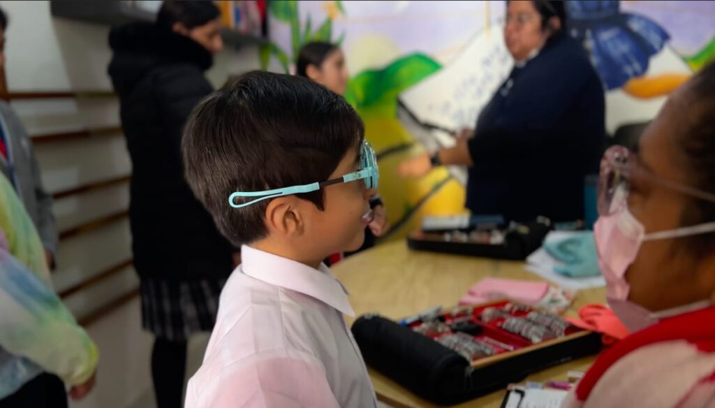 SEPH beneficia a más de 28 mil estudiantes con programa de salud visual
