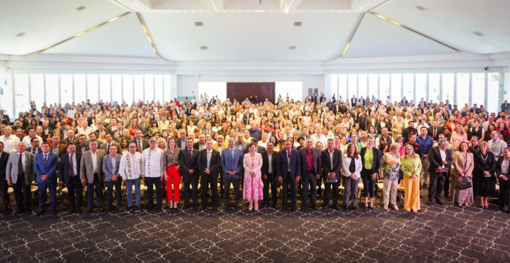 Natividad Castrejón encabeza encuentro con jefes de sector y supervisores de Educación Básica