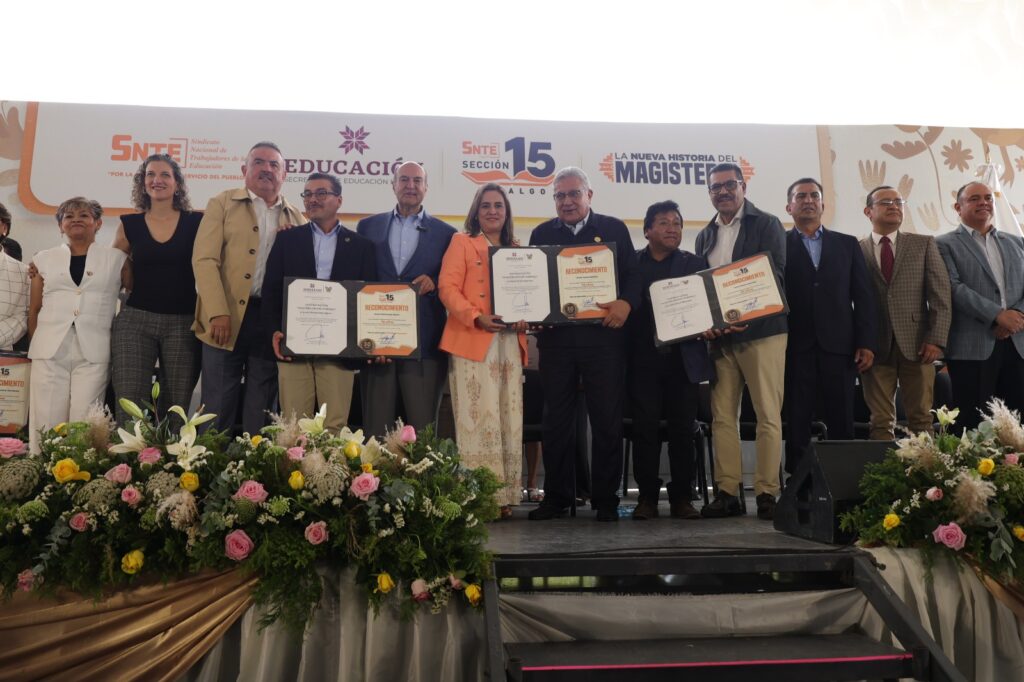 SEPH y SNTE reconocen trayectoria de mil 912 trabajadoras y trabajadores de la educación