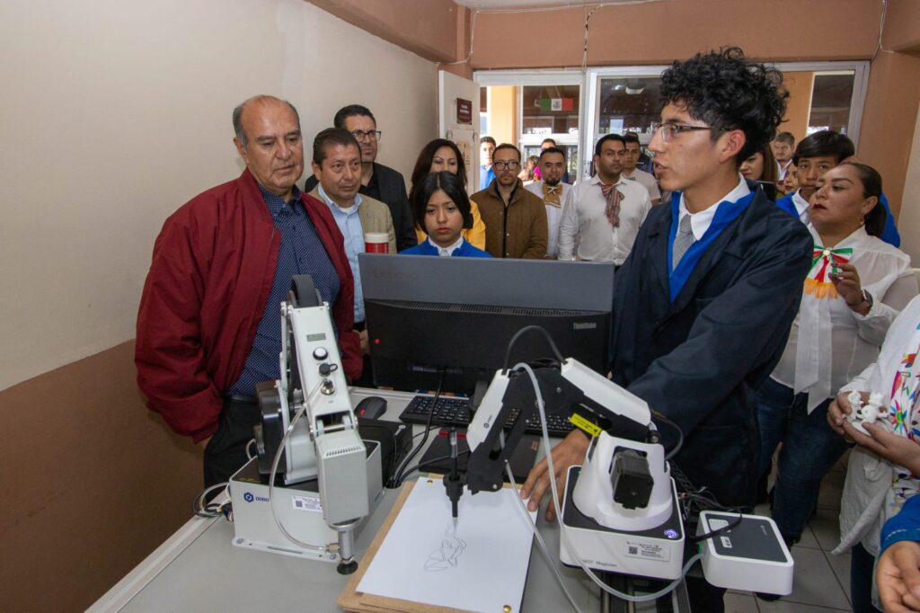 Hidalgo destaca en formación STEM con la red más grande de laboratorios del país