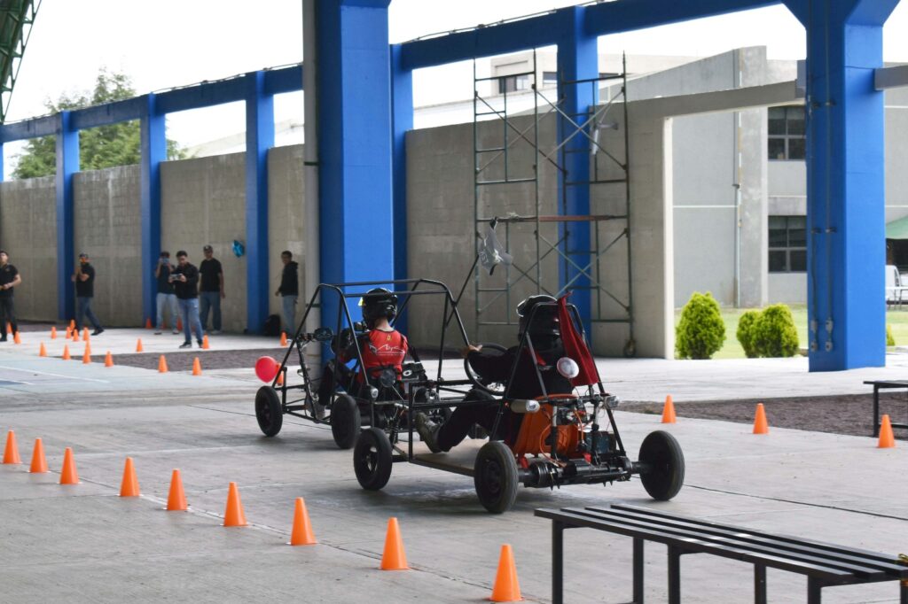 Estudiantes del ITESA desarrollan go-karts eléctricos