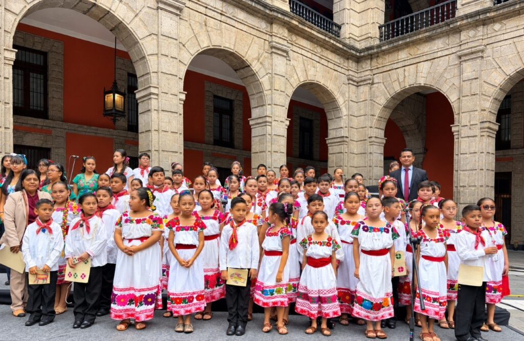 Natividad Castrejón asiste al lanzamiento del Primer Concurso Nacional de Coros Escolares