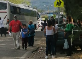 Por tercer día consecutivo bloquean carretera en Sola de Vega