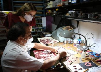 Trabajar unidos y consumir local para enfrentar pandemia: Morán de Murat