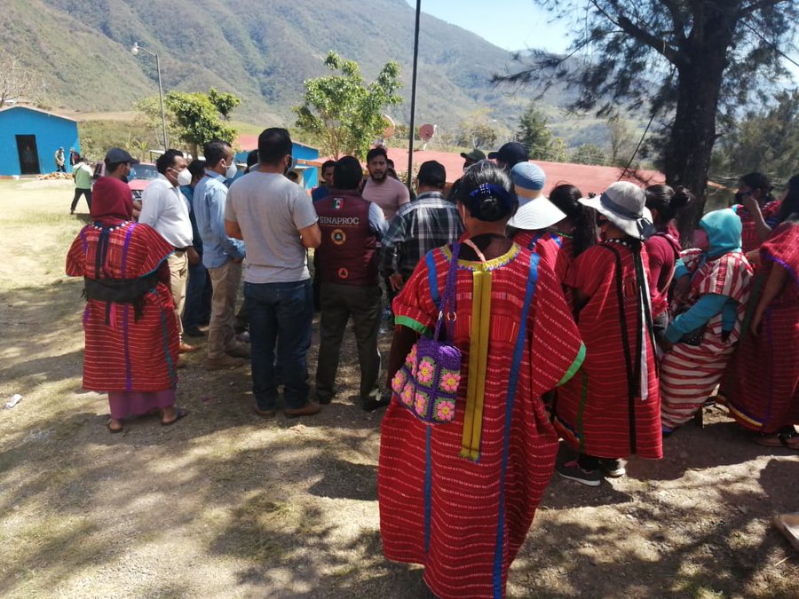 En el conflicto triqui con la Guardia Nacional “nada por la fuerza”: AMLO