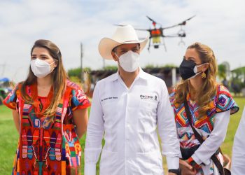 Entrega Murat apoyos agrícolas, sociales y para la seguridad en Tuxtepec