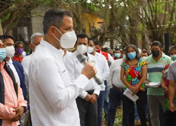 Coloca Murat 1ra piedra de Centro de Salud en San Bartolo Tuxtepec