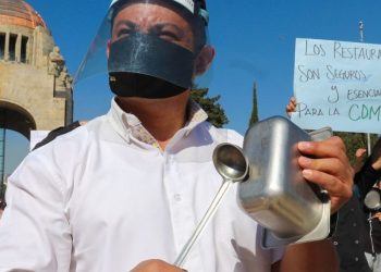 Con “cacerolazo” piden reabrir comercios para no generar desempleo