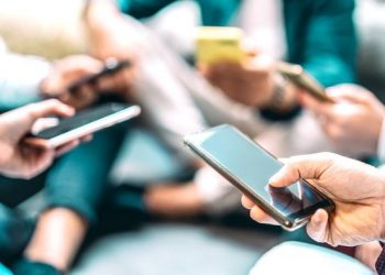 Iniciativa de Monreal impone barreras en libertad de expresión y acceso a la información