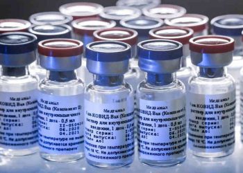 Ante desabasto de vacuna contra COVID-19 combinarán dosis de diferentes farmacéuticas