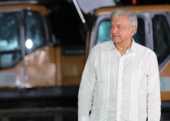 AMLO se burla de Krauze y Coparmex: cómo piden que me vengan a regañar