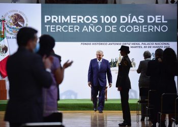 AMLO rechaza acusaciones de estar militarizando el país