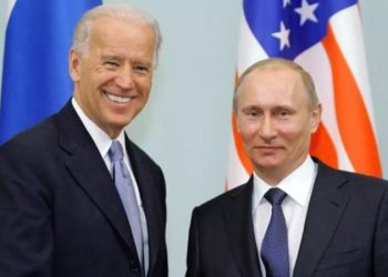 Biden afirma que Putin es un “asesino” y “pagará las consecuencias”