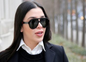 Emma Coronel renuncia a derecho de audiencia preliminar