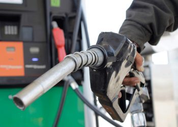 López Obrador asegura que no habrá gasolinazo aunque truene y relampaguee