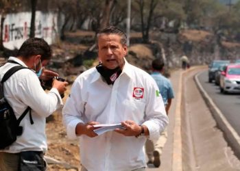 Alfredo Adame insulta a automovilistas en el inicio de su campaña (VIDEO)