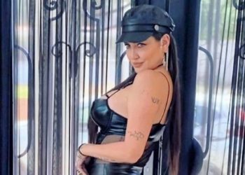 Celia Lora impacta a sus seguidores al posar con pantalón de cuero