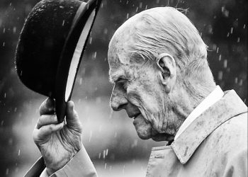 Restringirán funeral del duque, será el 17 de abril