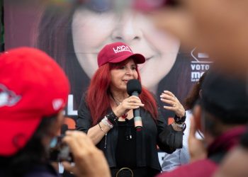 Eliseo Fernández tiene 12 horas para bajar propaganda contra Layda Sansores