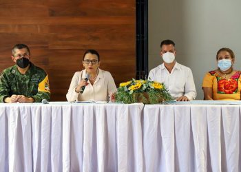 Maestros de Oaxaca serán vacunados en estas 14 sedes