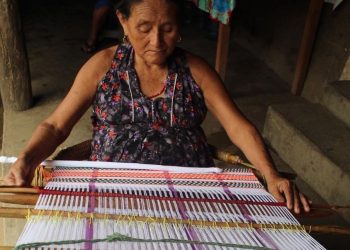 Artesanas de Oaxaca denuncian a Púrpura Mixteco de plagio