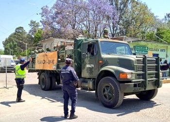Bienestar no cumple con la vacuna y realizan bloqueo en Zimatlán