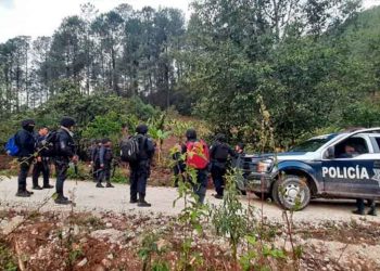Emboscan a policías y queman patrullas en la Sierra Sur de Oaxaca