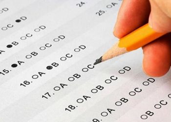 Cuestionan suspensión de evaluación a alumnos