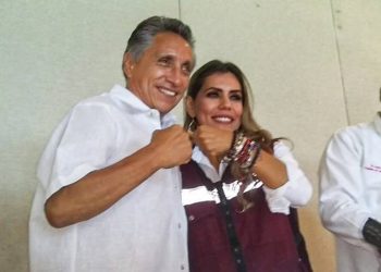 Manuel Negrete declina a favor de Evelyn Salgado