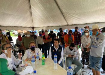 Habitantes de Aguililla demandan que carretera hacia Apatzingán sea segura