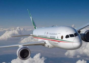 Avión presidencial parte rumbo a Tokio; traslada equipo de atletas