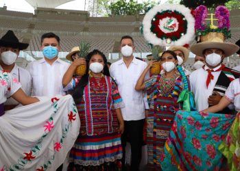 Alejandro Murat presenta actividades en el mes de la Guelaguetza 2021