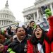 Juez de Texas falla contra DACA y prohíbe dar nuevos permisos a dreamers