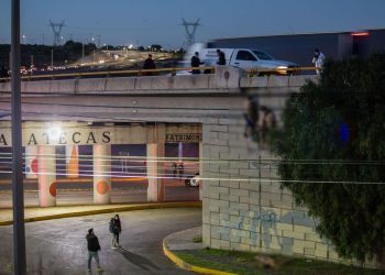 Hallan a seis hombres colgados de un puente en Zacatecas