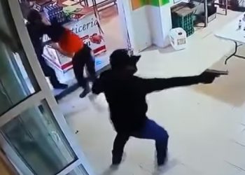 Hombres armados secuestran a empleada en Guanajuato