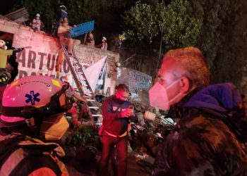 Se desgaja parte de un cerro en Ecatepec, Estado de México (VIDEO)