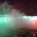 Iluminan con los colores patrios de México a las Cataratas del Niágara