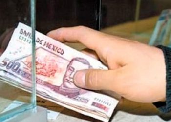 SAT vigilaría depósitos en efectivo superiores a 15 mil pesos