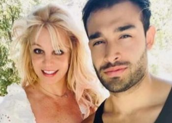 Britney Spears y su prometido anuncian la llegada de un nuevo integrante