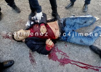 ¡AHÍ TE VIENE LA TIRA WEY! Graban a delincuente cerca del AICM