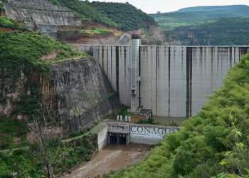 López Obrador y pobladores acuerdan continuar trabajos en presa "El Zapotillo"