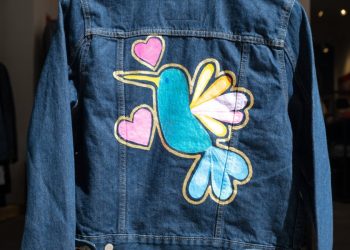 Artesanas oaxaqueñas denuncian de plagio a Levi’s México