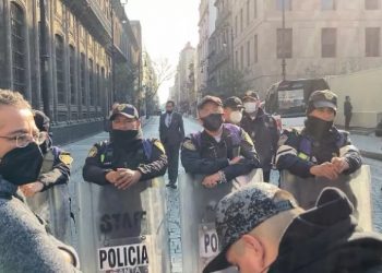Cierran accesos al zócalo de la CDMX para informe de AMLO